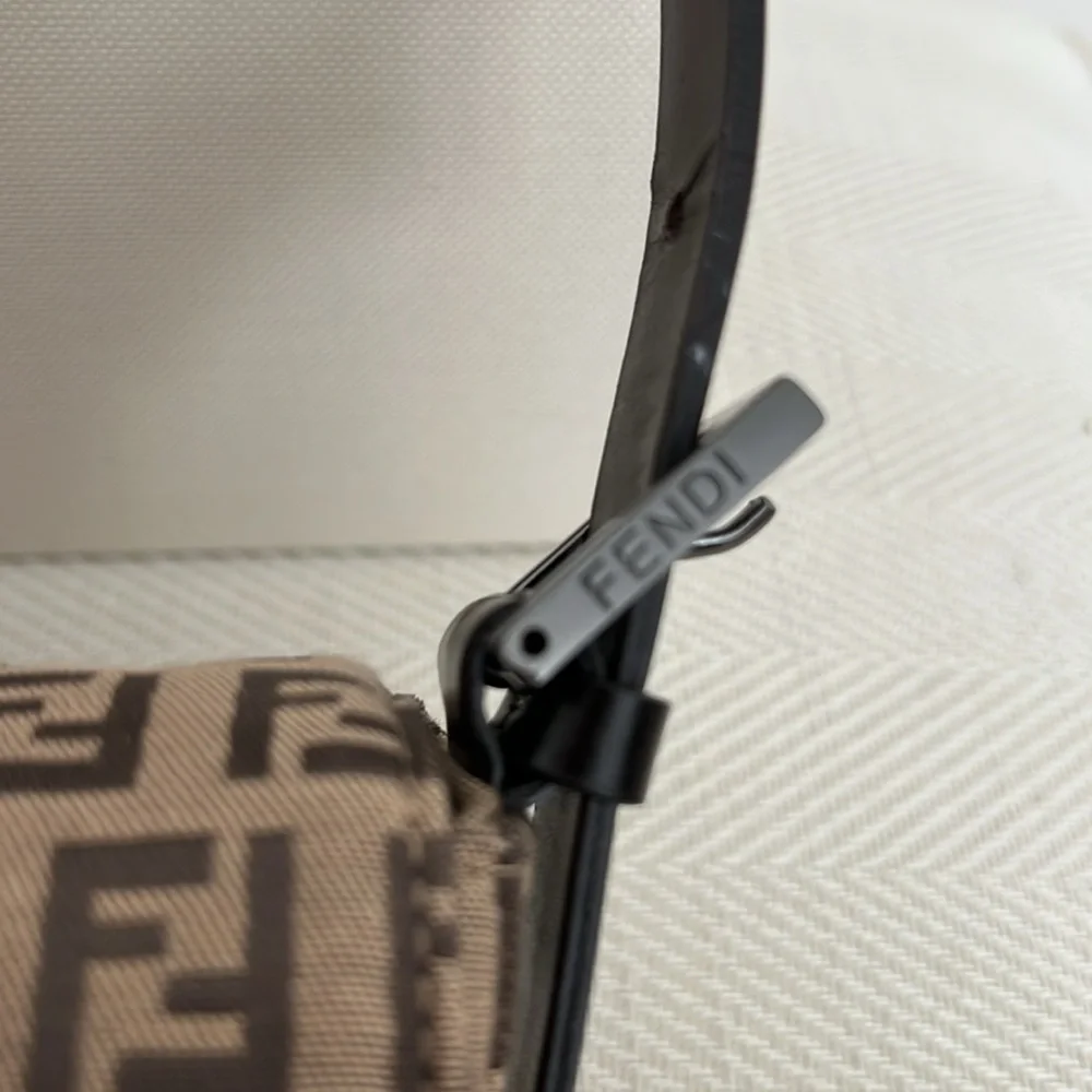 Fendi Brown & Black FF Logo Baguette Shoulder Bag - Picture 5 of 16